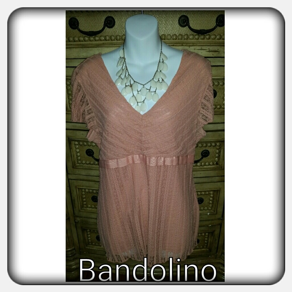 Beautiful peach lace blouse, size large